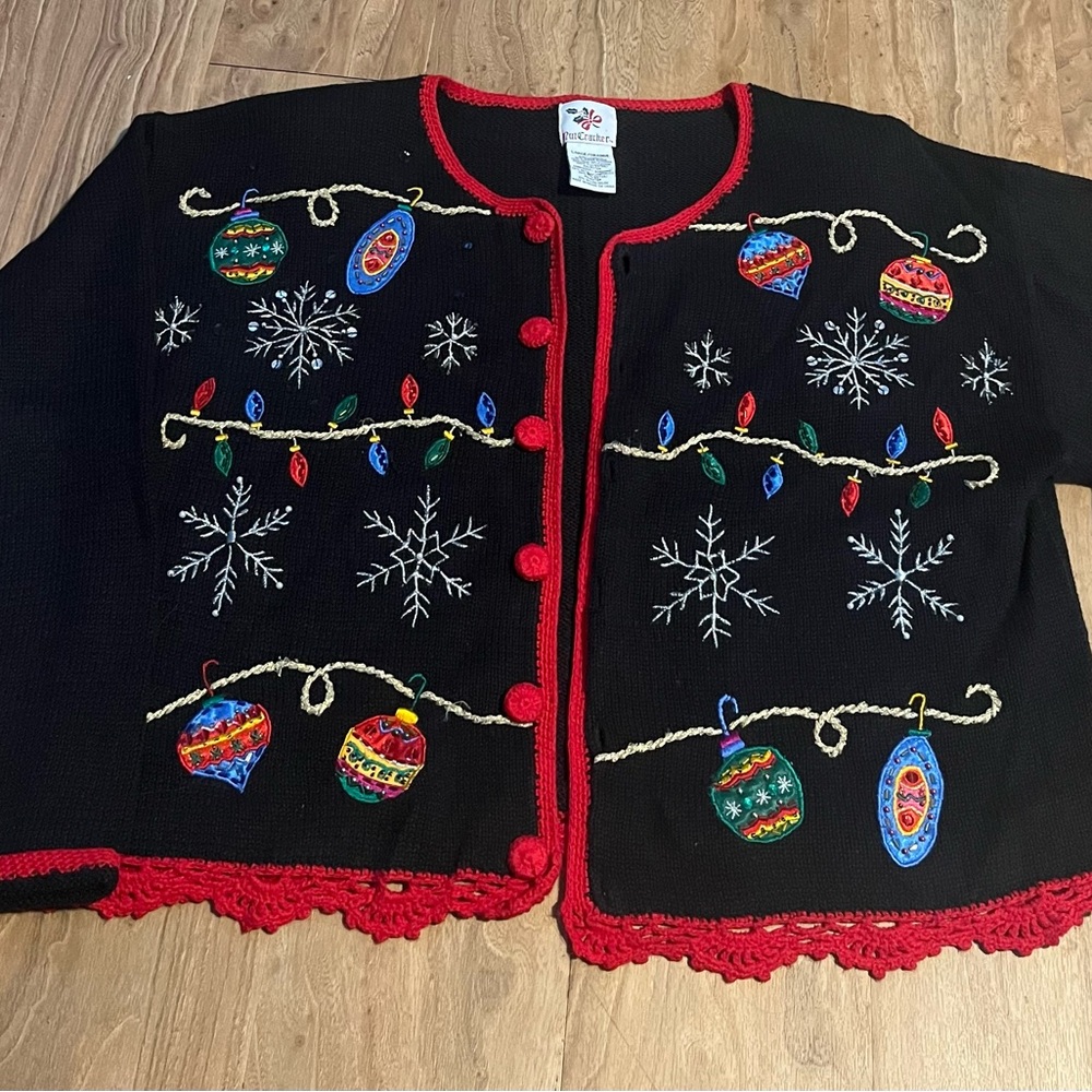 VTG Nut Cracker snowflake Christmas lights with ornaments sweater. Size Large